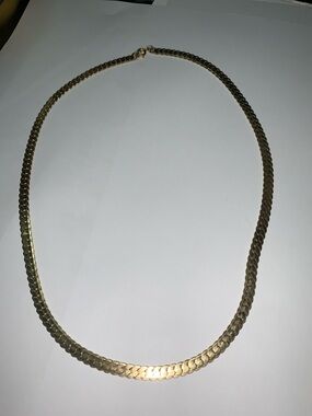 Classic Women's Gold tone Chain Necklace - Elegant Statement